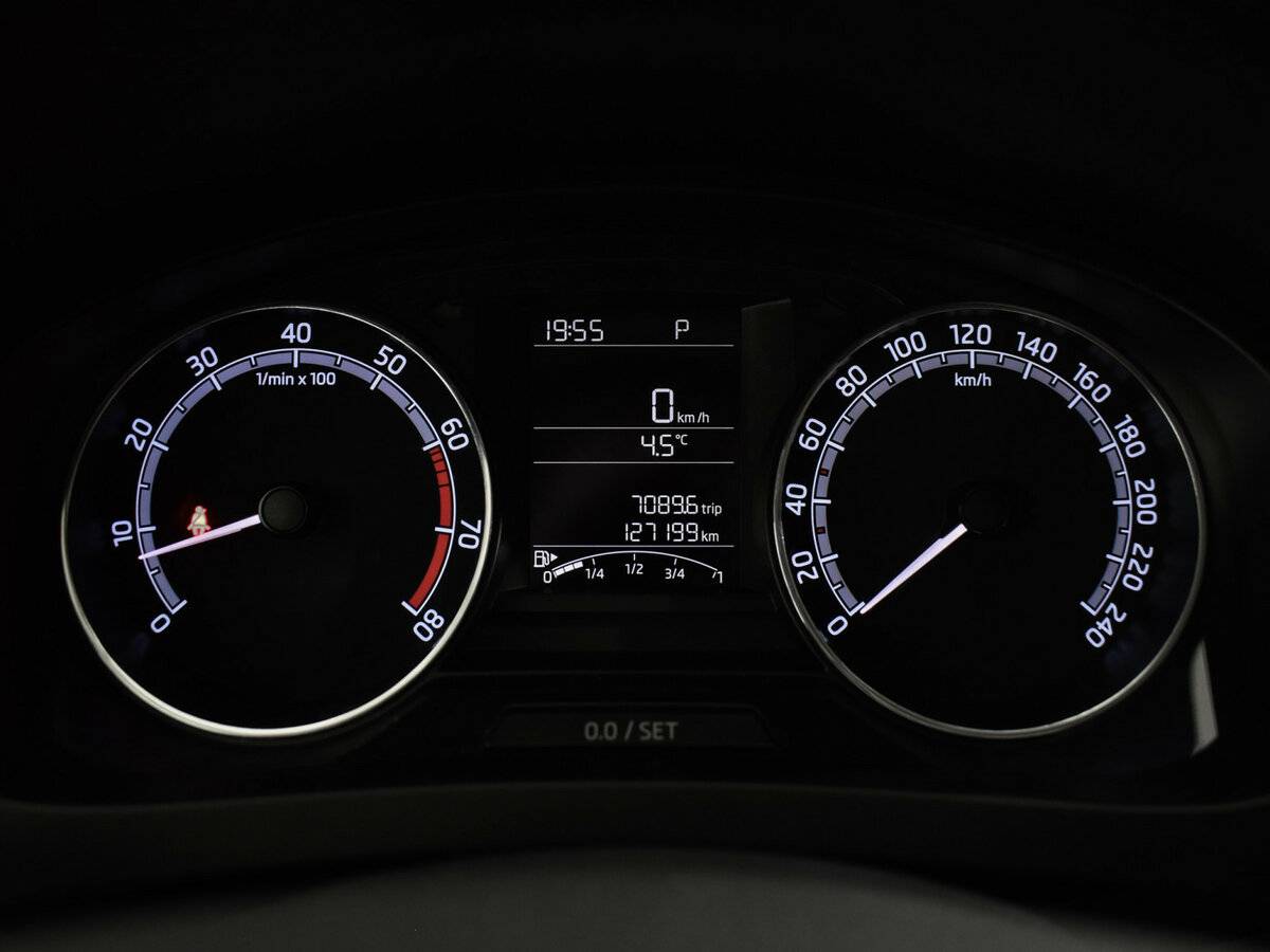 Купить Skoda Rapid с пробегом. Фото: #18