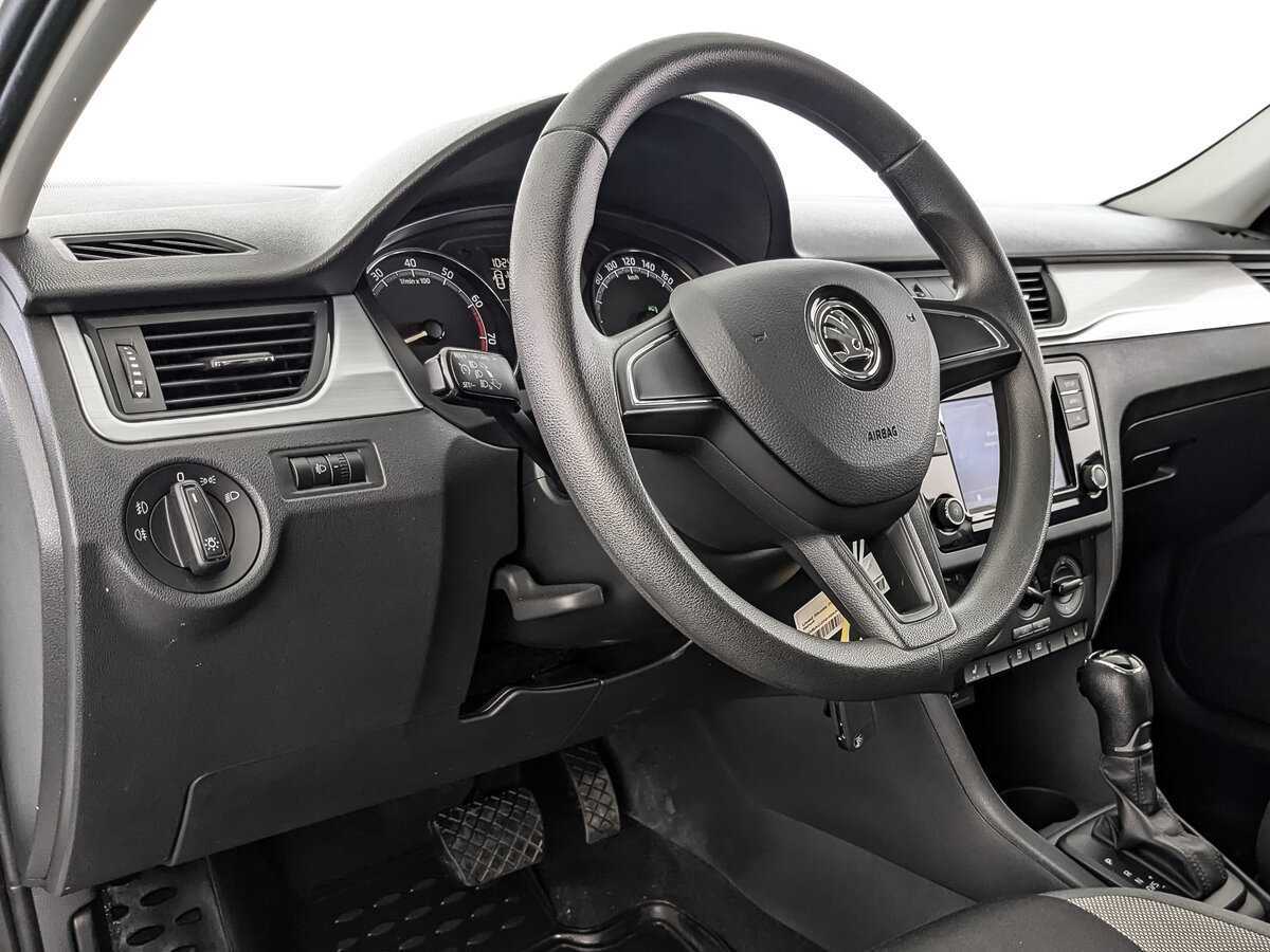 Купить Skoda Rapid с пробегом. Фото: #10