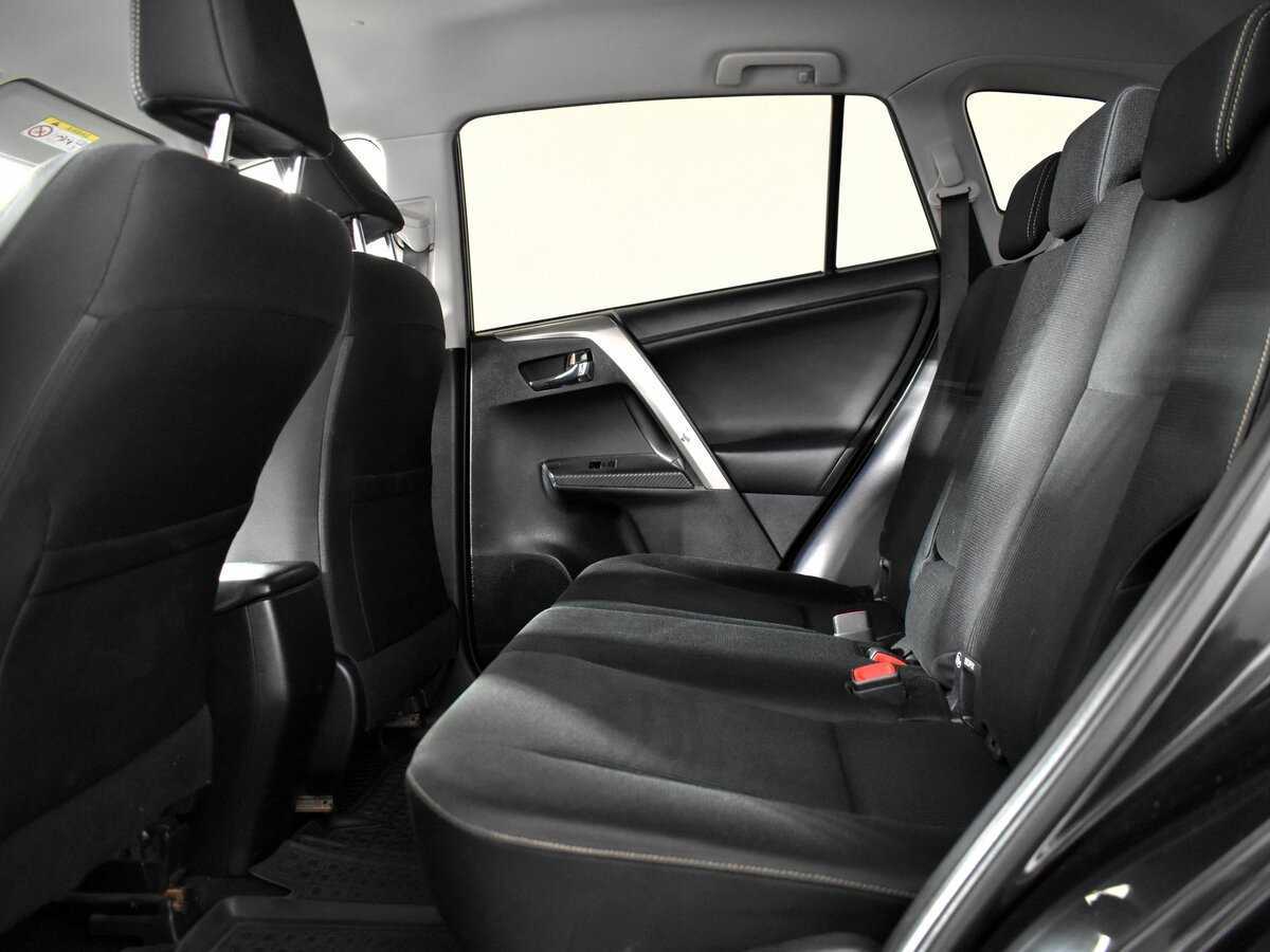 Купить Toyota RAV4 с пробегом. Фото: #8