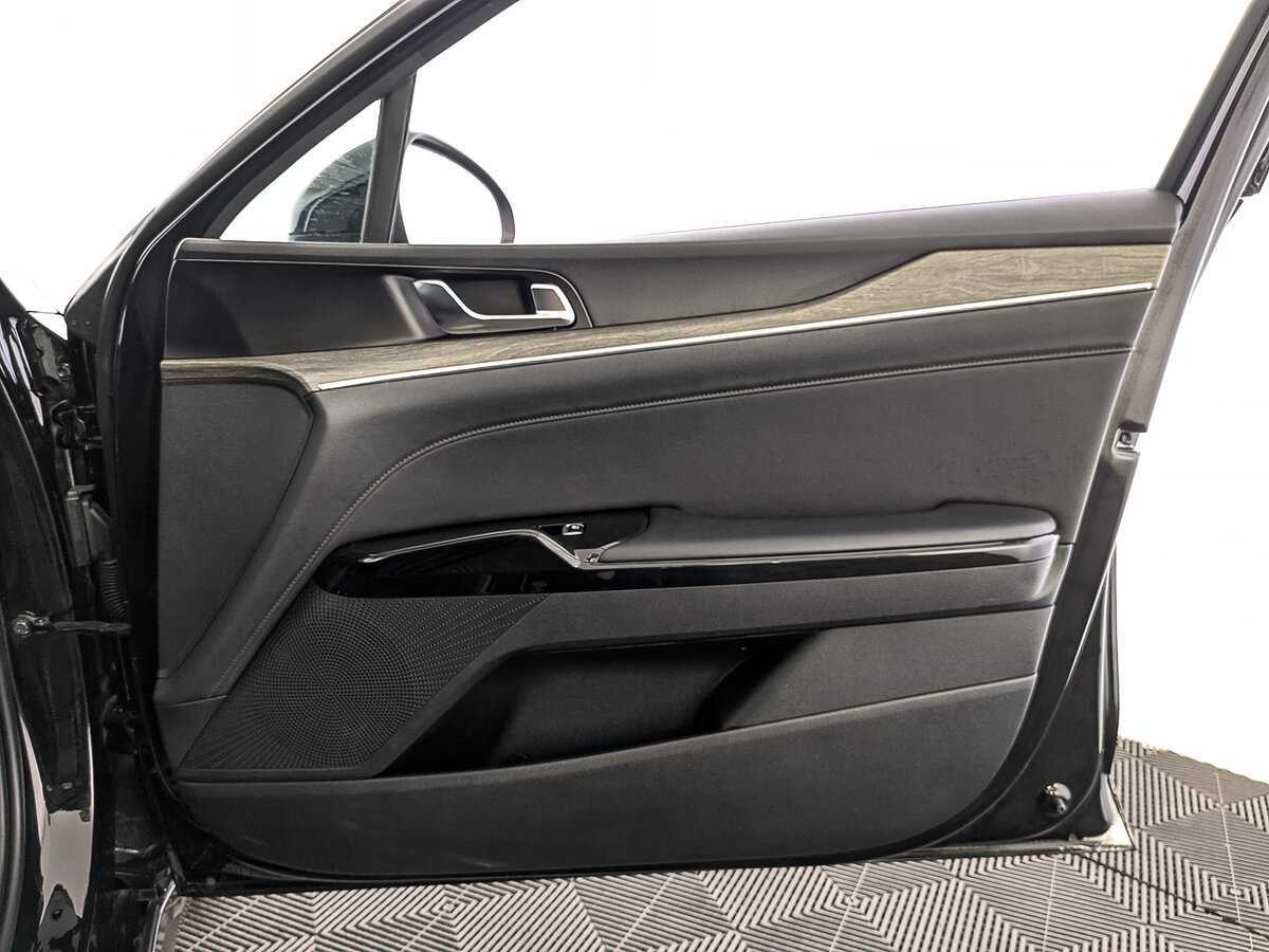 Купить Kia K5 с пробегом. Фото: #23