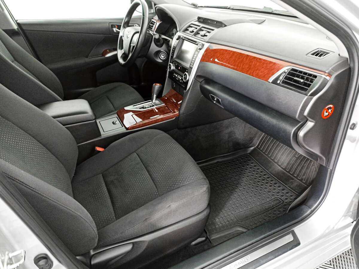 Купить Toyota Camry с пробегом. Фото: #8