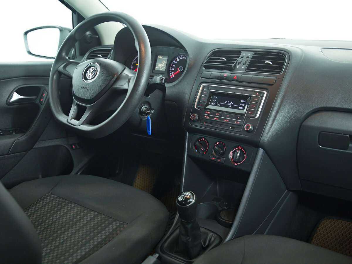 Купить Volkswagen Polo с пробегом. Фото: #10