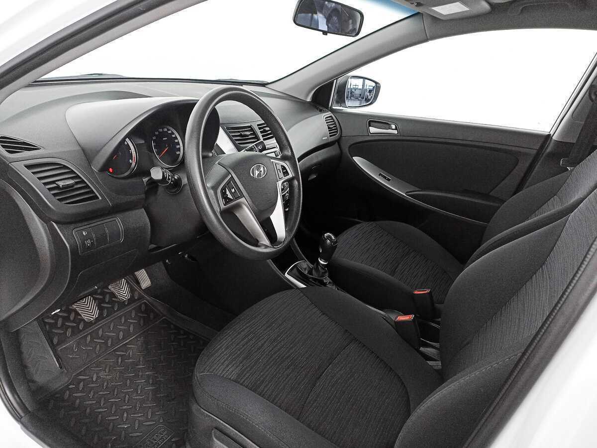 Купить Hyundai Solaris с пробегом. Фото: #11