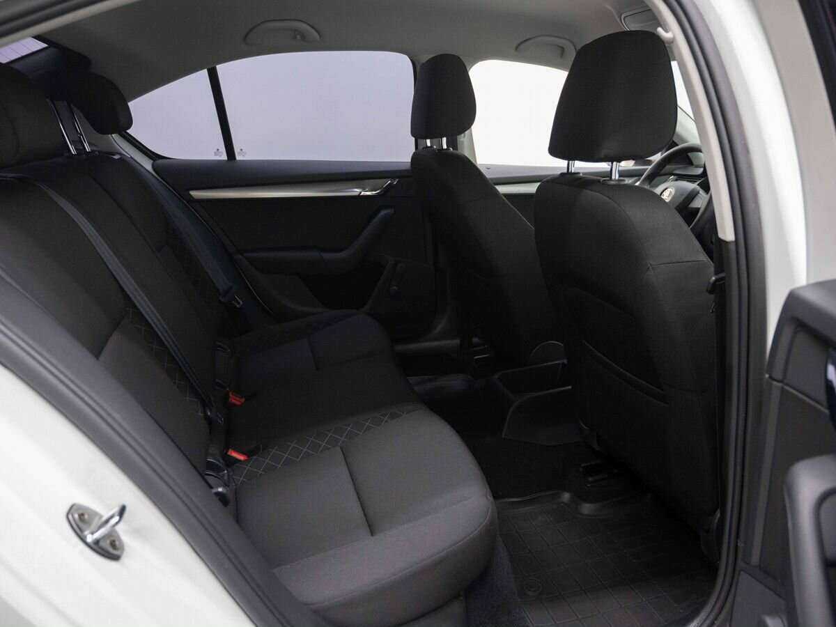 Купить Skoda Octavia с пробегом. Фото: #9