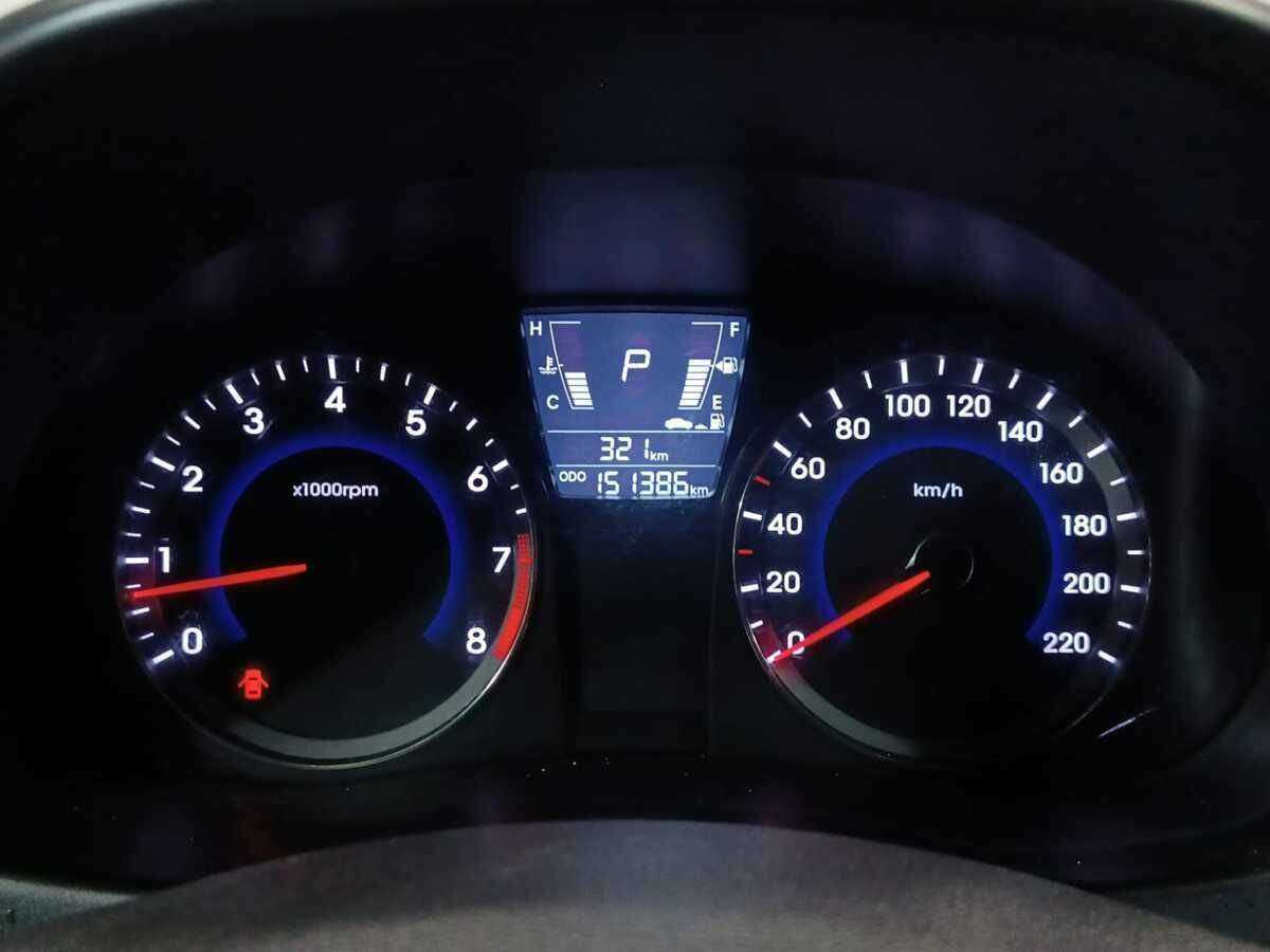 Купить Hyundai Solaris с пробегом. Фото: #11