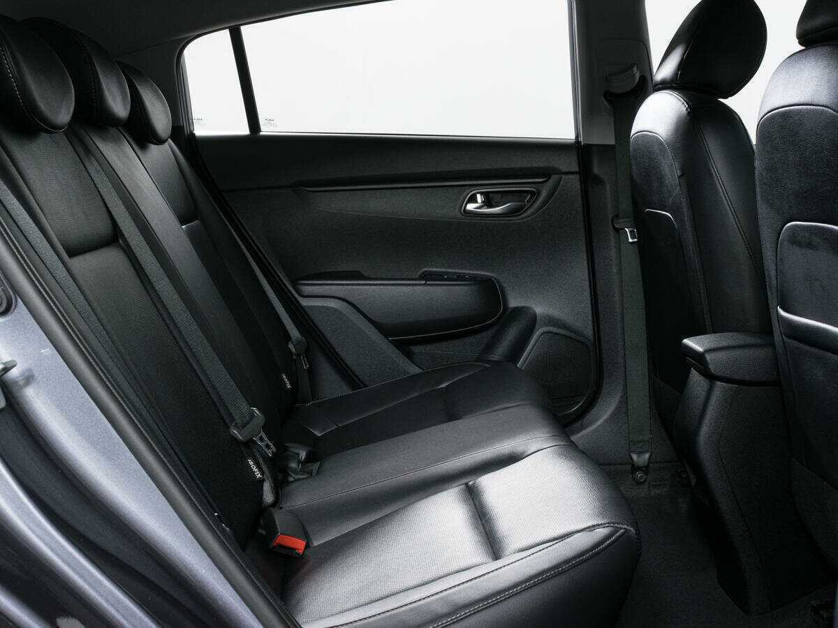 Купить Kia Rio с пробегом. Фото: #9