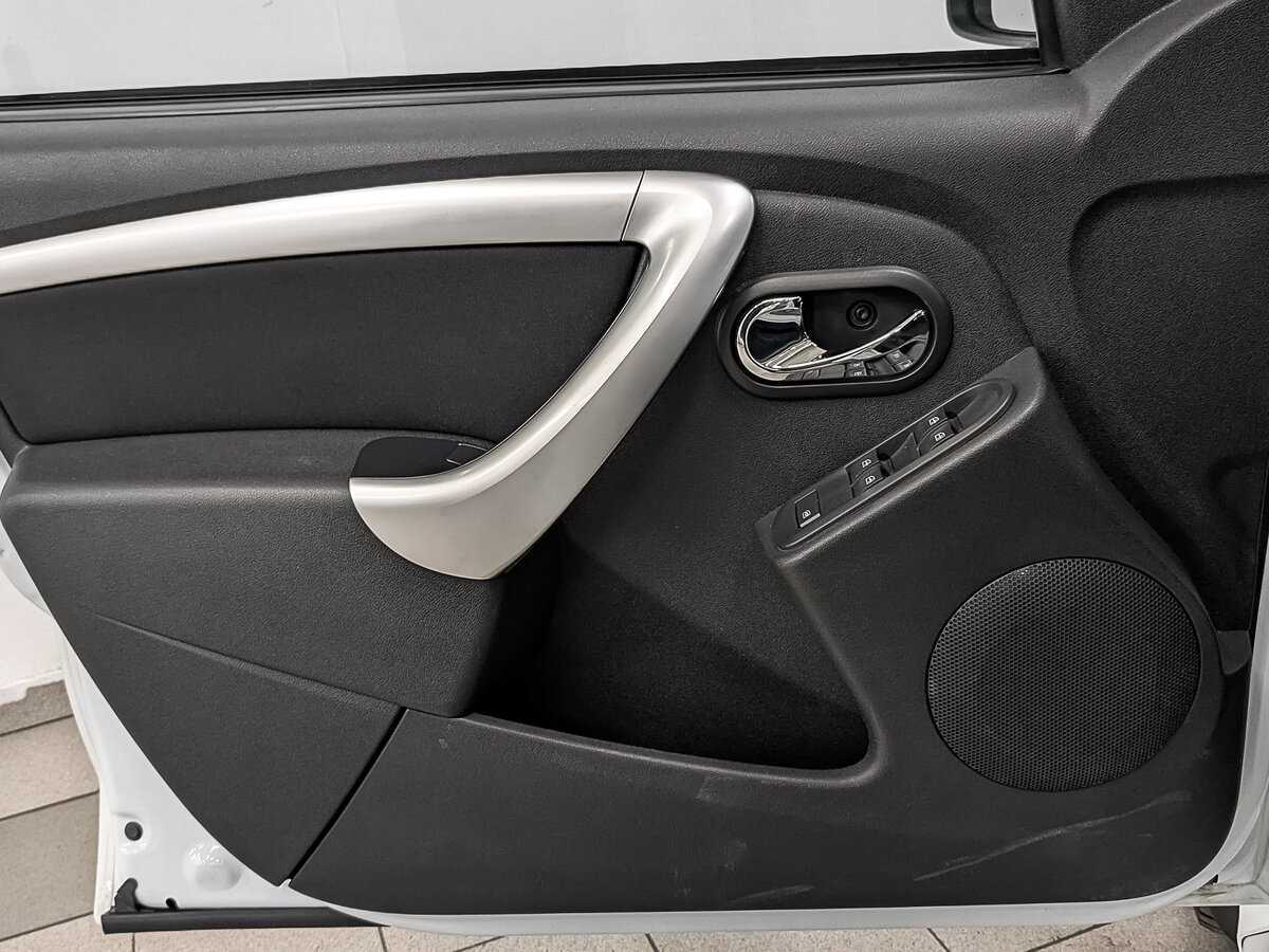 Купить Nissan Terrano с пробегом. Фото: #18