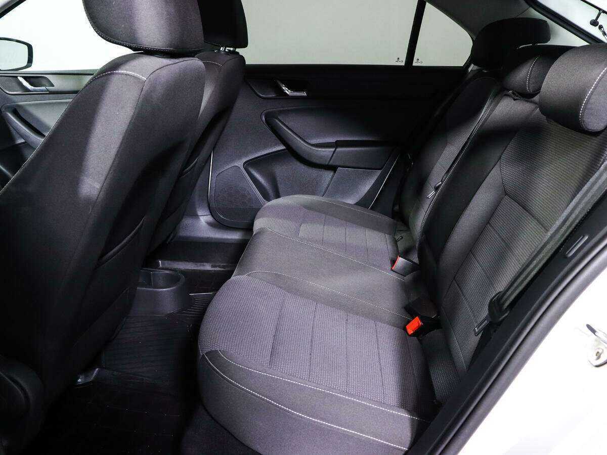 Купить Skoda Rapid с пробегом. Фото: #7