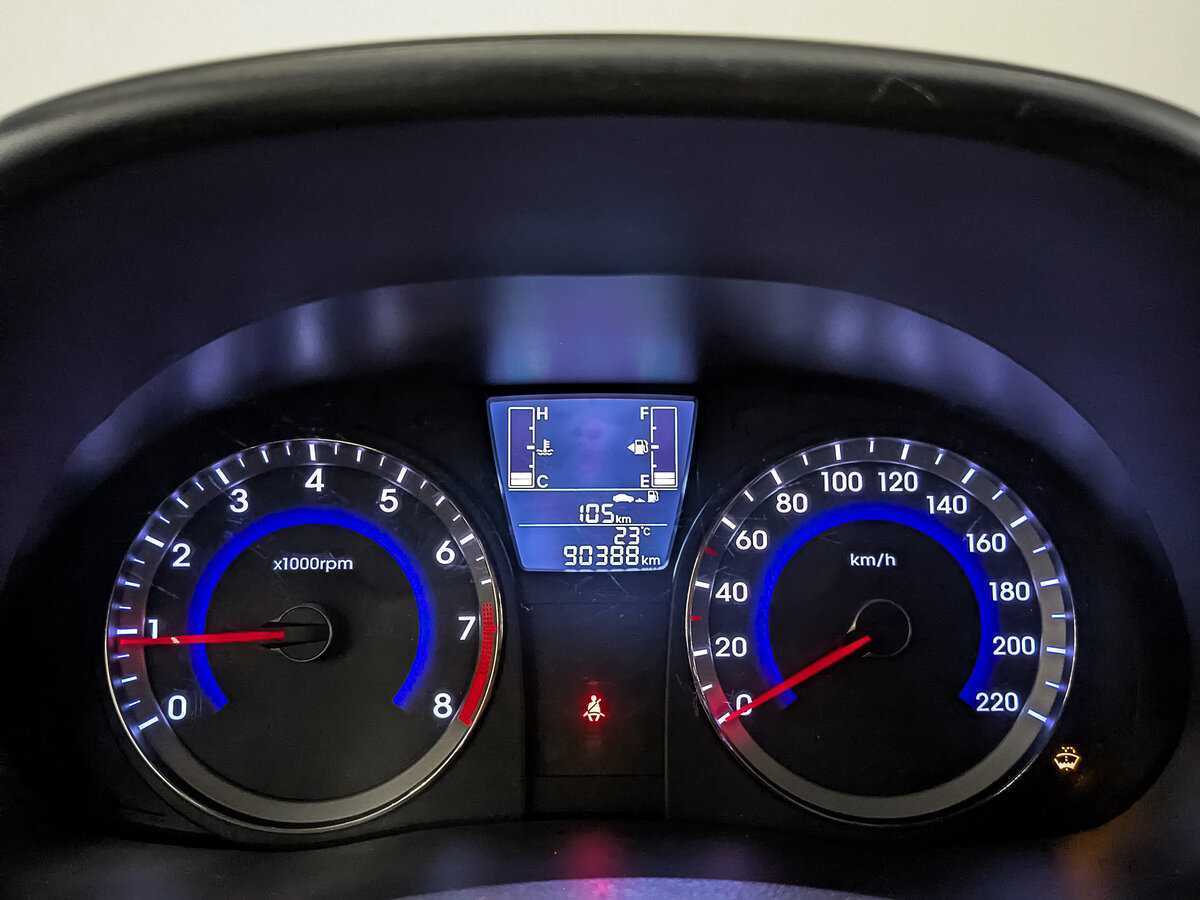 Купить Hyundai Solaris с пробегом. Фото: #13