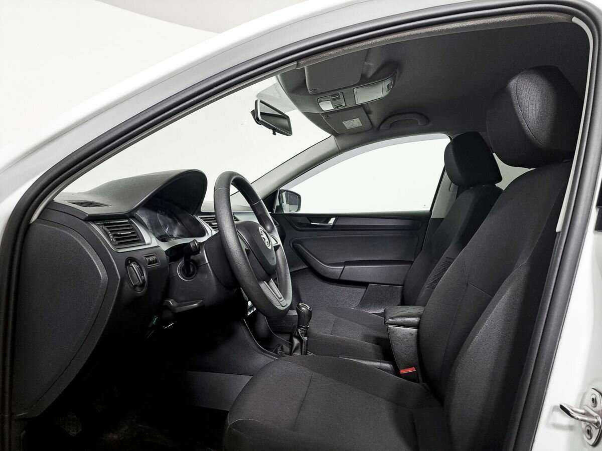 Купить Skoda Rapid с пробегом. Фото: #11