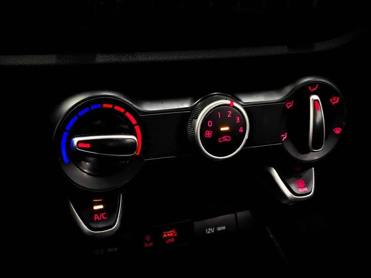 Купить Kia Rio с пробегом. Фото: #21