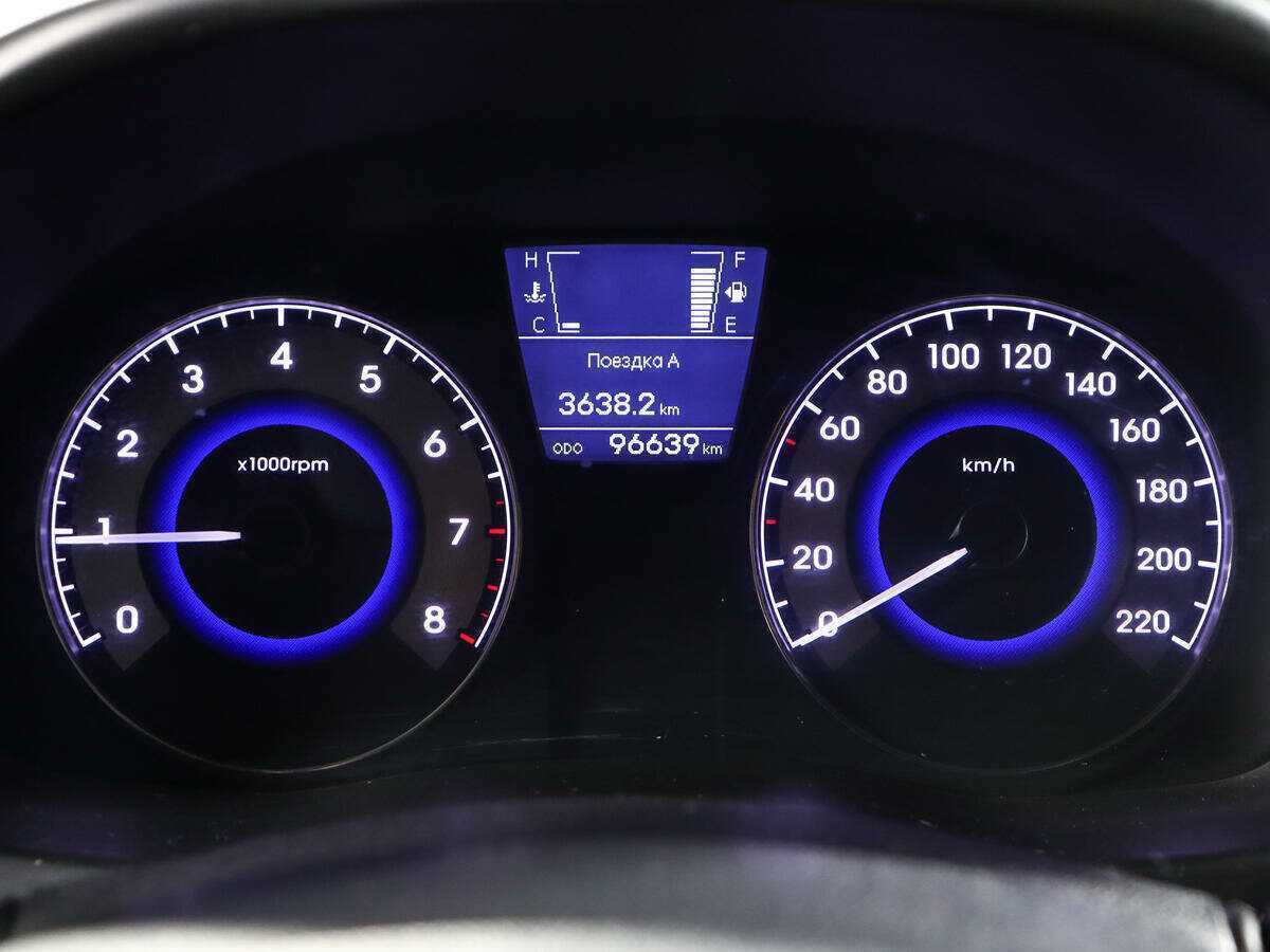 Купить Hyundai Solaris с пробегом. Фото: #8