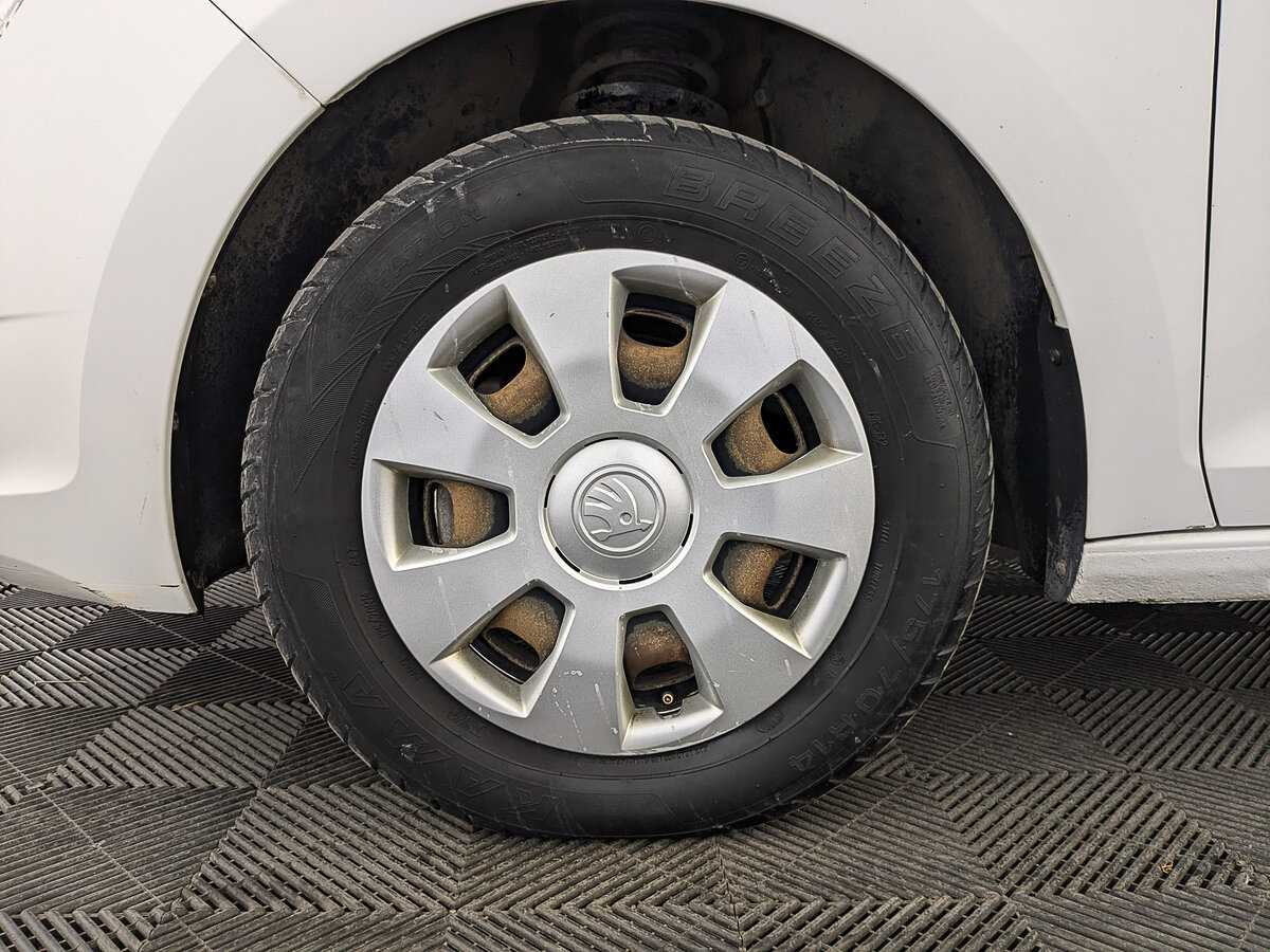 Купить Skoda Rapid с пробегом. Фото: #11