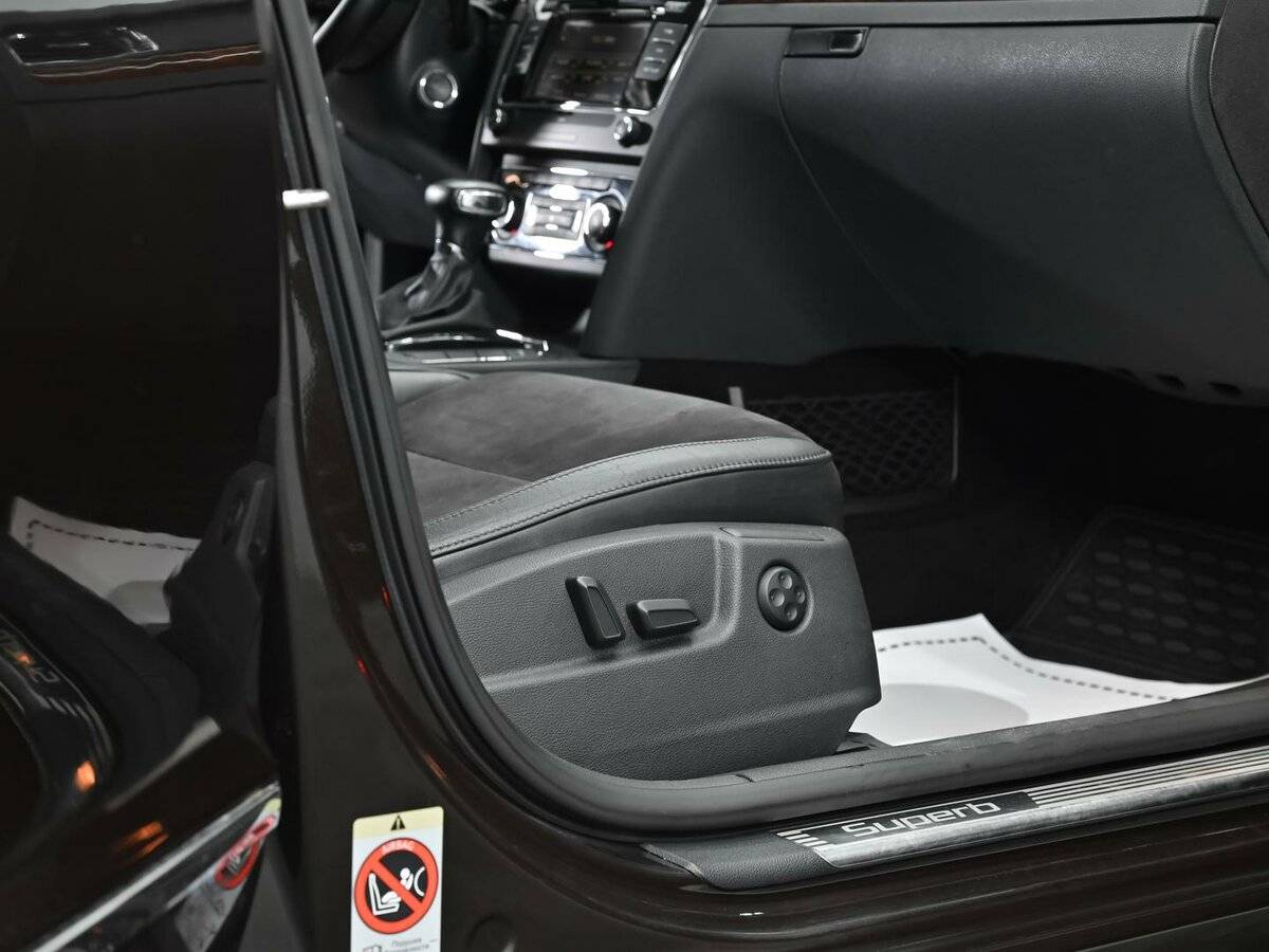 Купить Skoda Superb с пробегом. Фото: #11