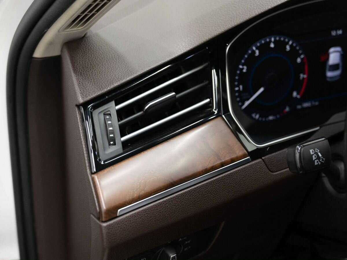 Купить Volkswagen Passat с пробегом. Фото: #18