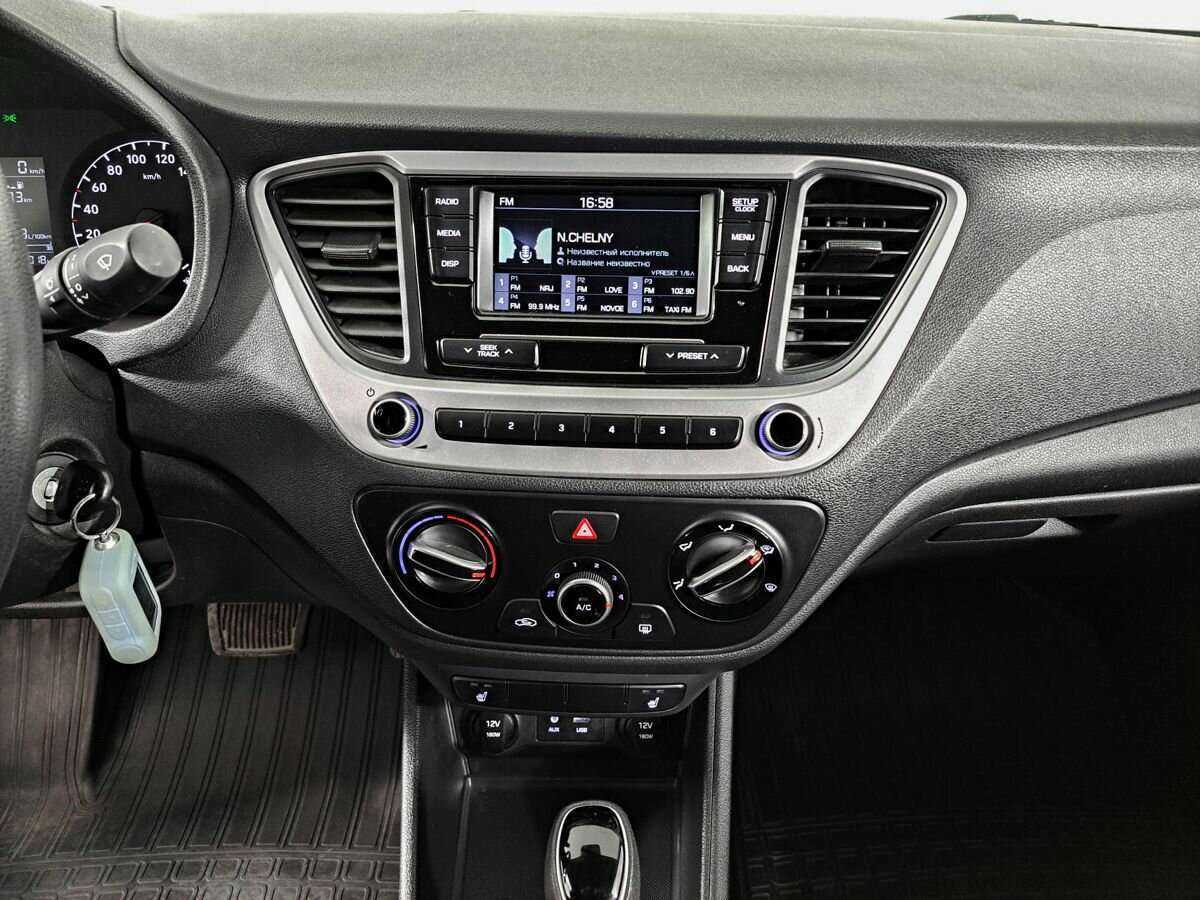 Купить Hyundai Solaris с пробегом. Фото: #13