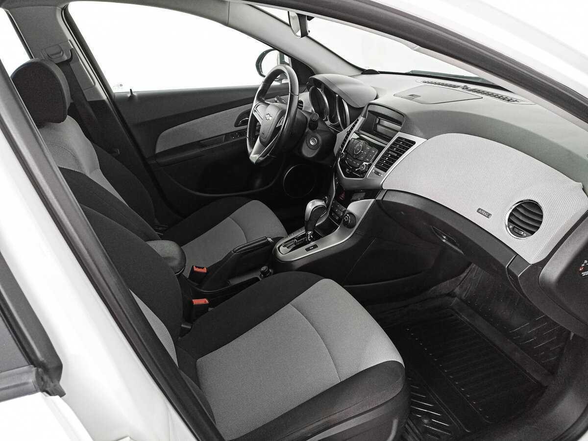 Купить Chevrolet Cruze с пробегом. Фото: #10