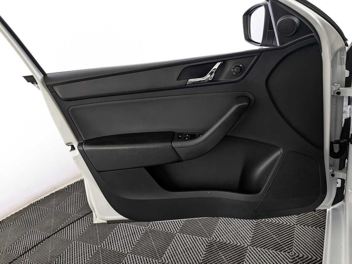 Купить Skoda Rapid с пробегом. Фото: #14