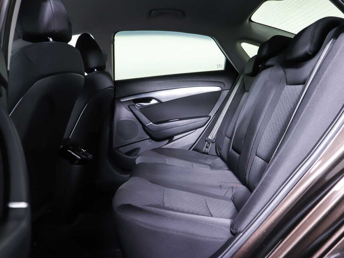 Купить Hyundai i40 с пробегом. Фото: #9