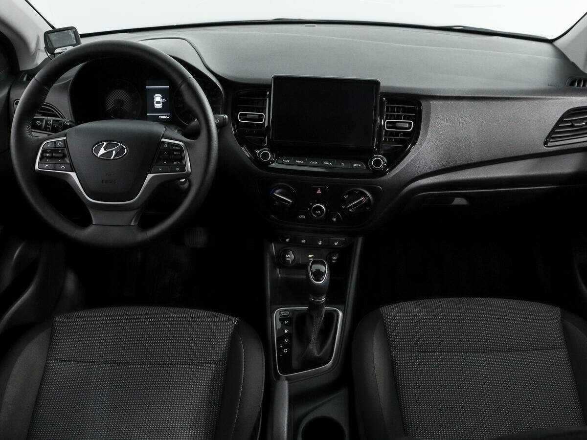 Купить Hyundai Solaris с пробегом. Фото: #10