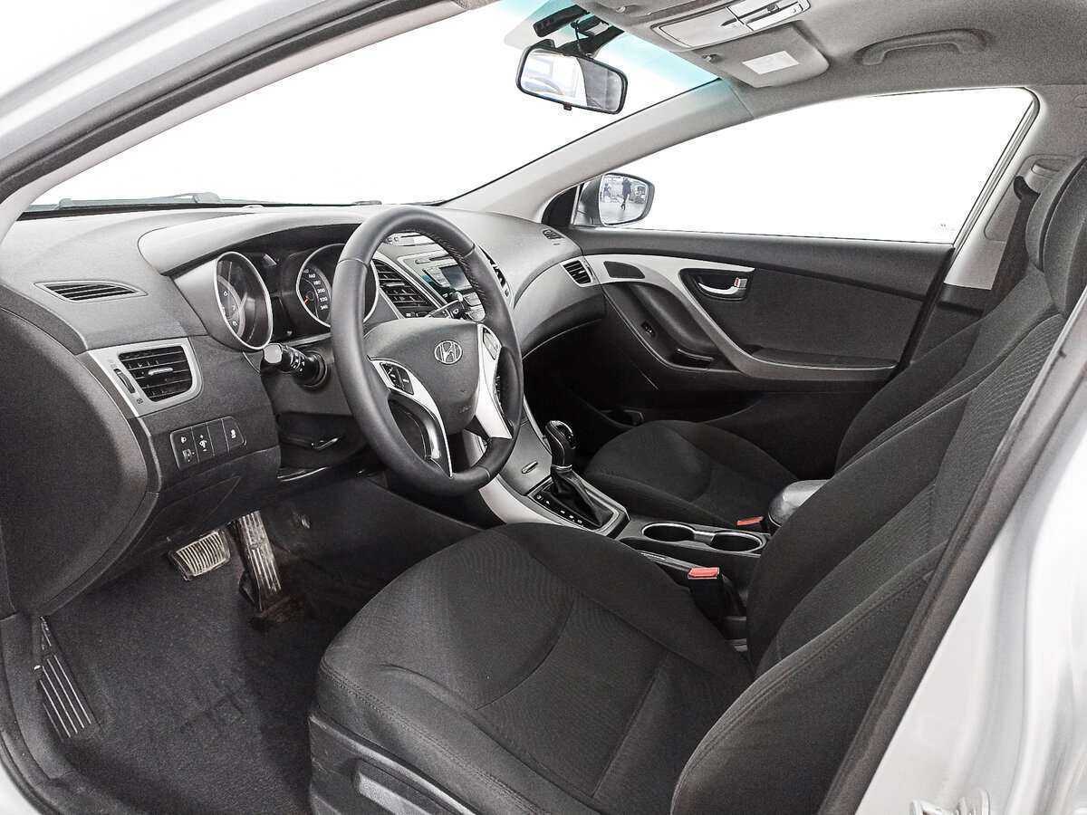 Купить Hyundai Elantra с пробегом. Фото: #13