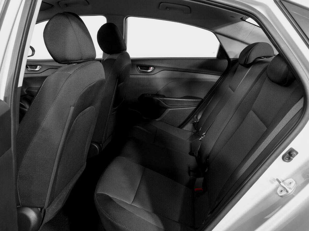 Купить Hyundai Solaris с пробегом. Фото: #9