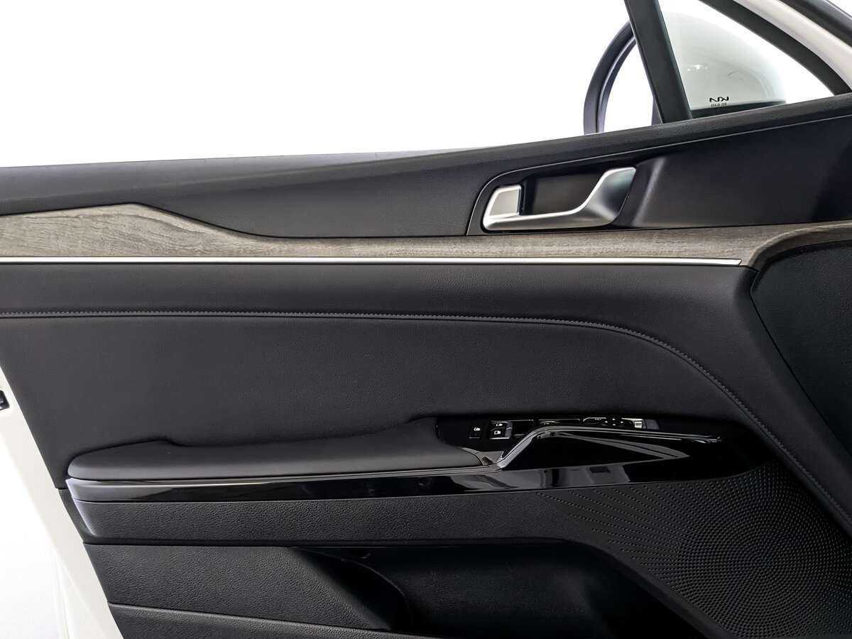 Купить Kia K5 с пробегом. Фото: #16