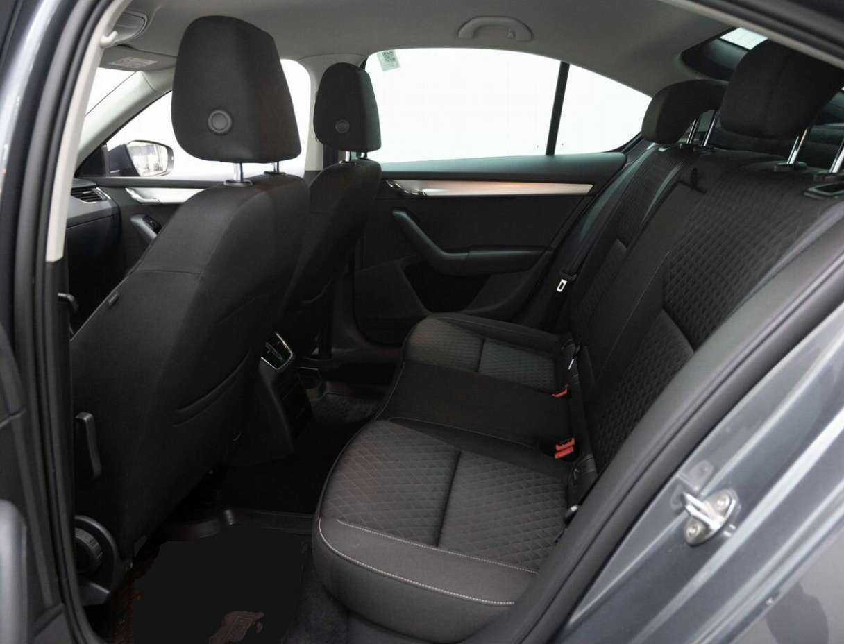 Купить Skoda Octavia с пробегом. Фото: #11