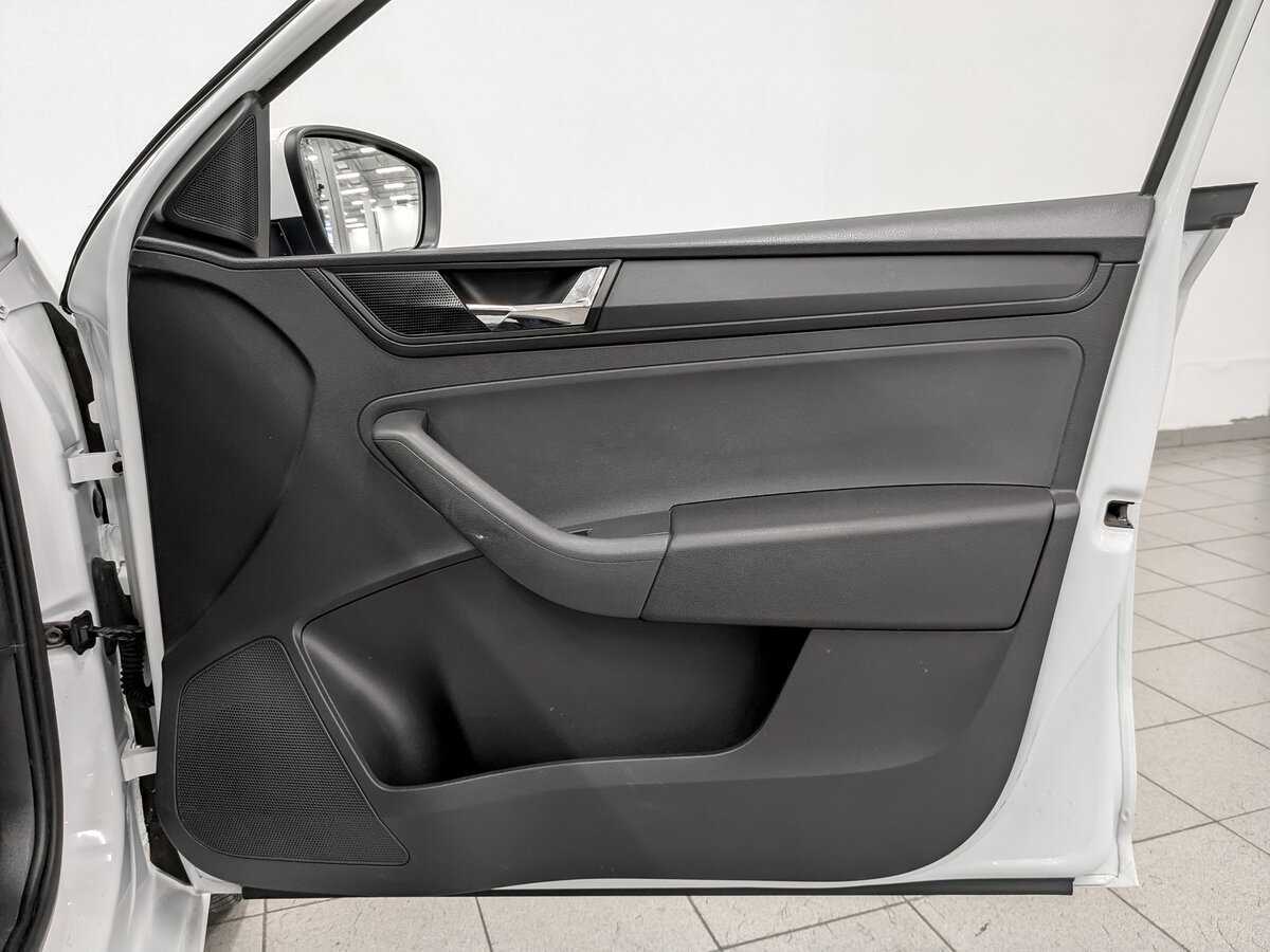 Купить Skoda Rapid с пробегом. Фото: #23