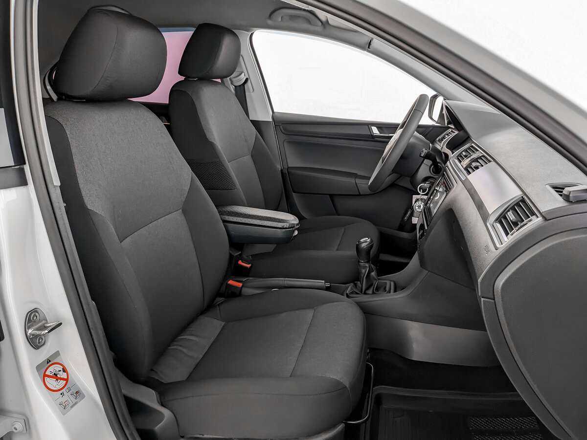 Купить Skoda Rapid с пробегом. Фото: #18
