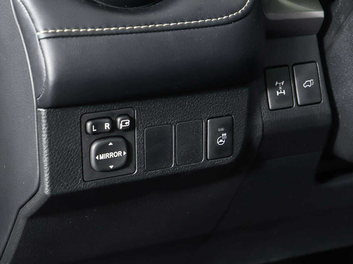 Купить Toyota RAV4 с пробегом. Фото: #15