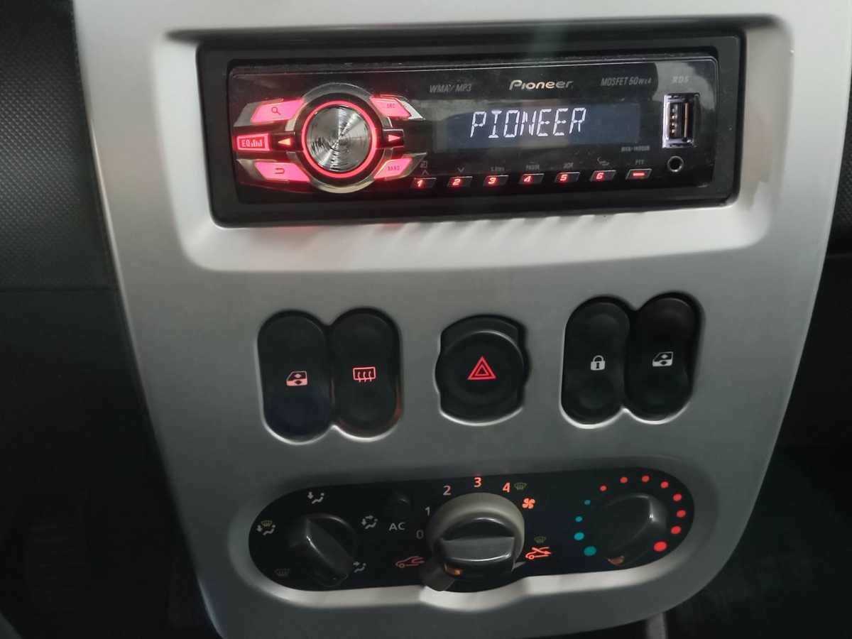 Купить Renault Sandero с пробегом. Фото: #12