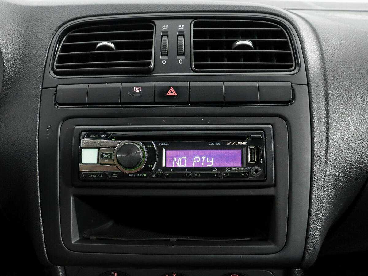 Купить Volkswagen Polo с пробегом. Фото: #10