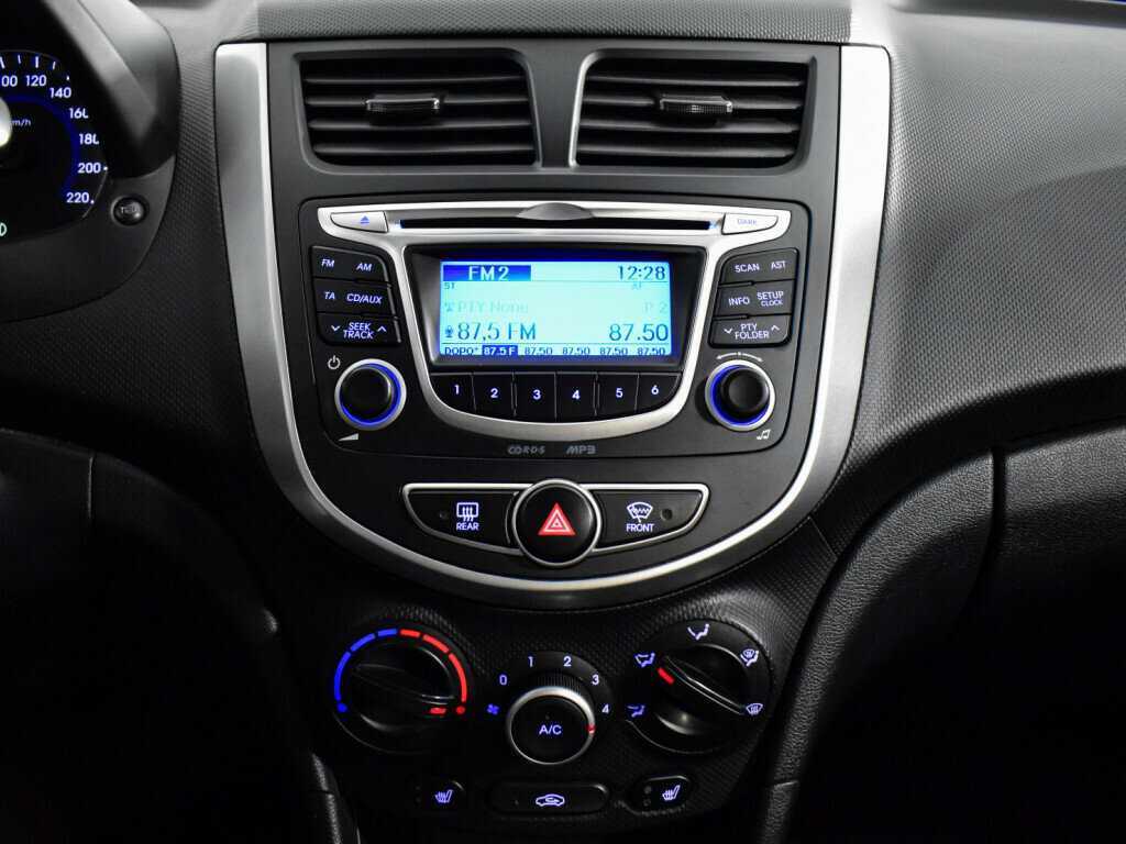 Купить Hyundai Solaris с пробегом. Фото: #12