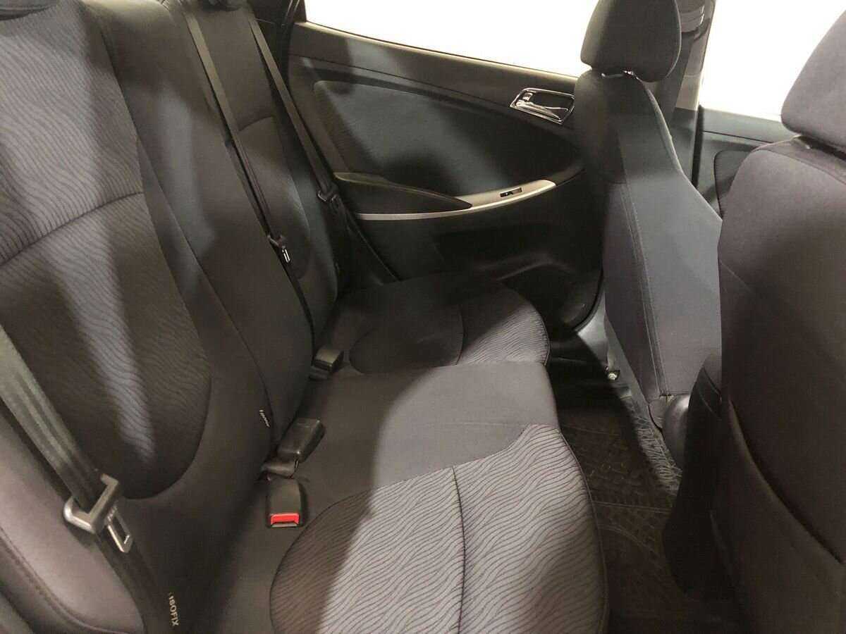 Купить Hyundai Solaris с пробегом. Фото: #10