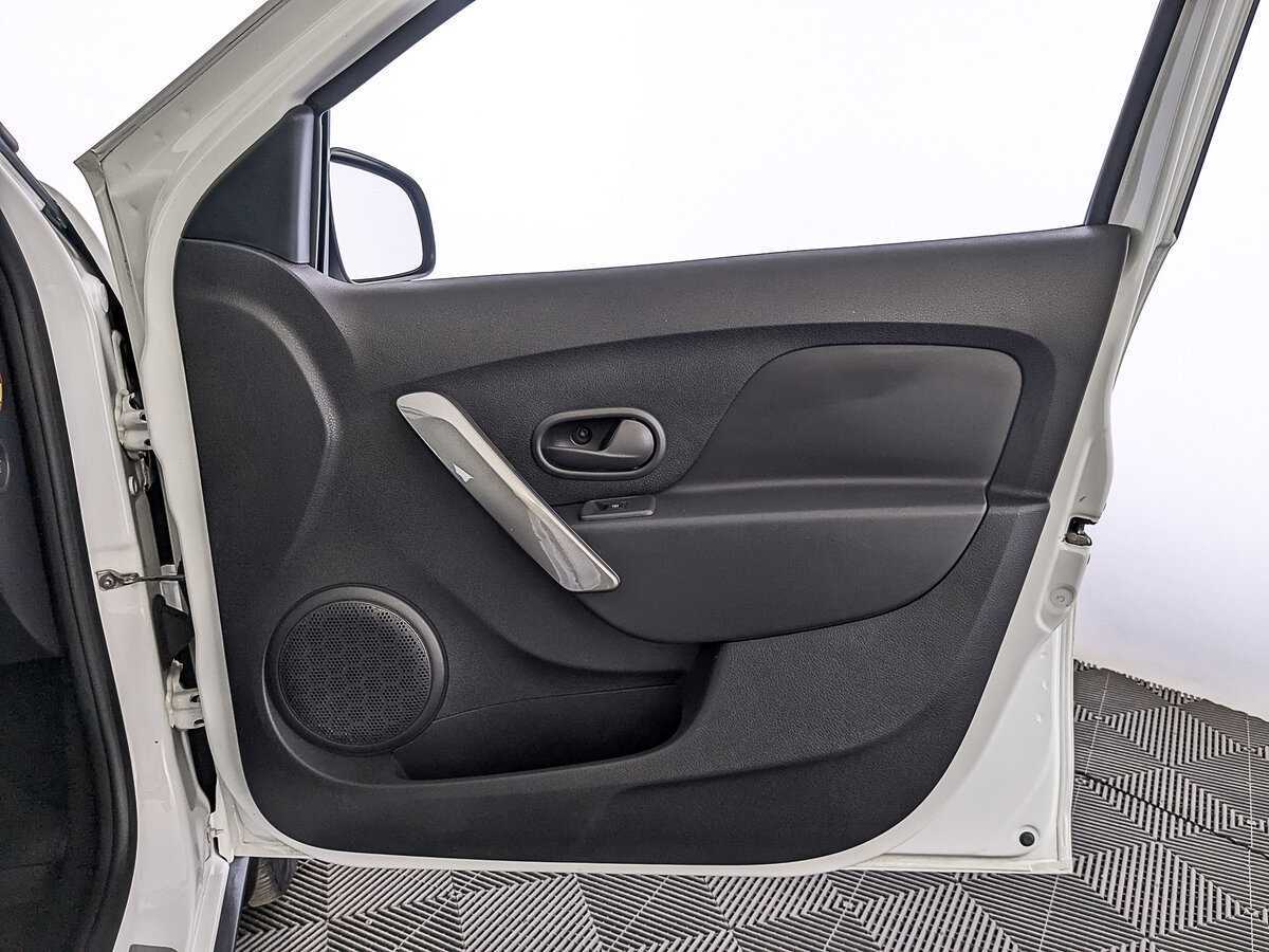 Купить Renault Sandero с пробегом. Фото: #22