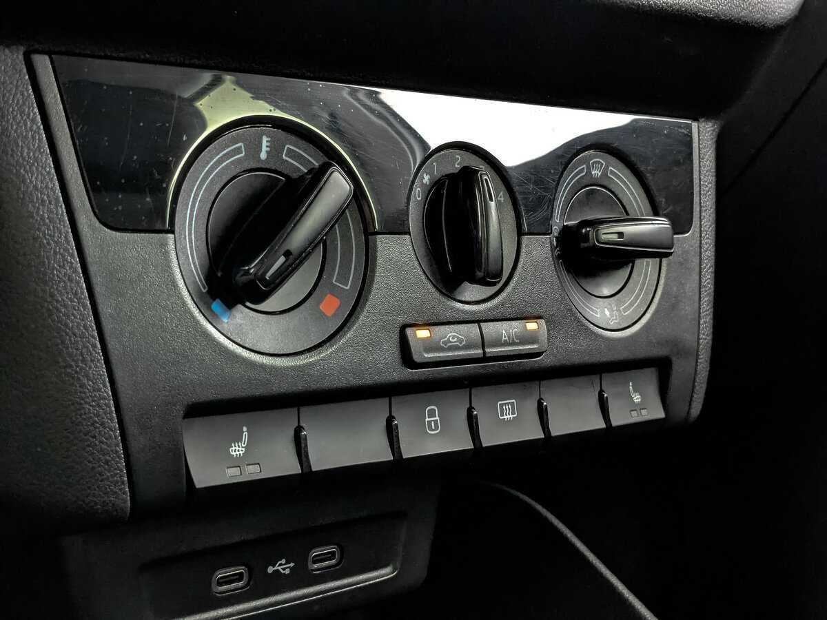 Купить Volkswagen Polo с пробегом. Фото: #16