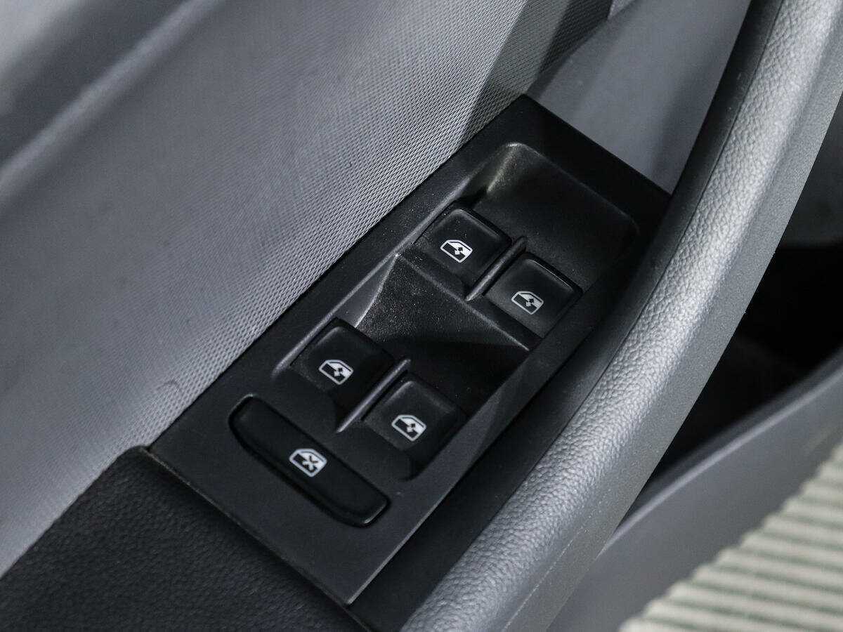 Купить Skoda Rapid с пробегом. Фото: #14