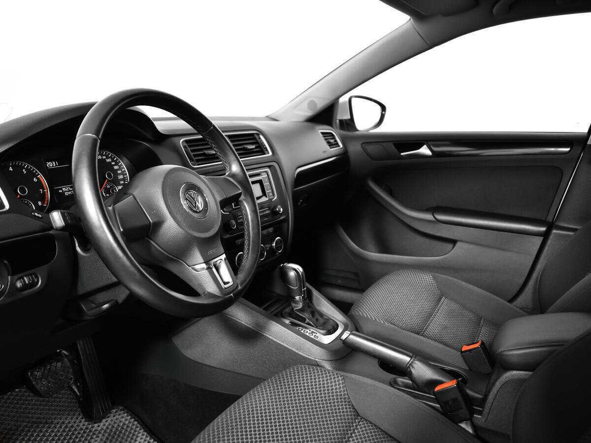 Купить Volkswagen Jetta с пробегом. Фото: #12
