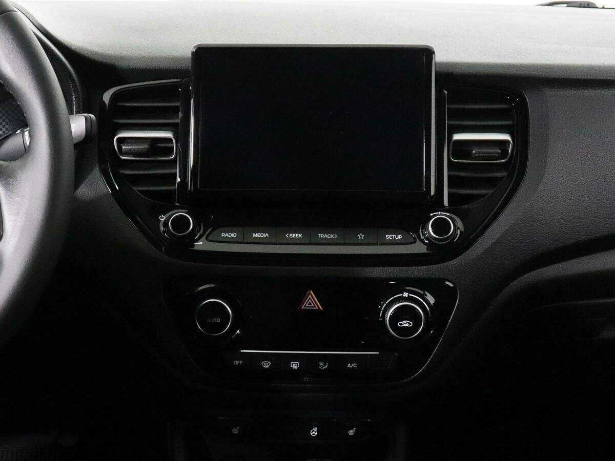 Купить Hyundai Solaris с пробегом. Фото: #11