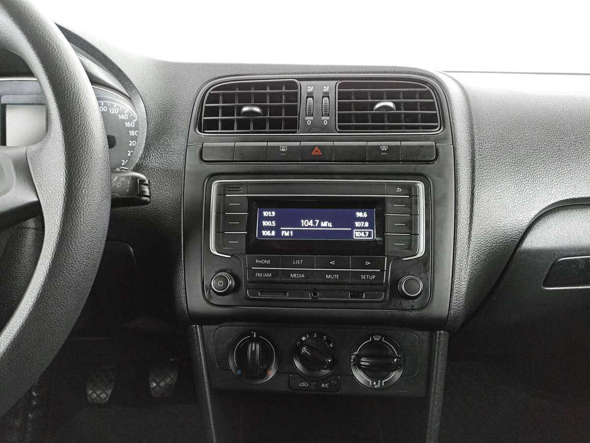 Купить Volkswagen Polo с пробегом. Фото: #11