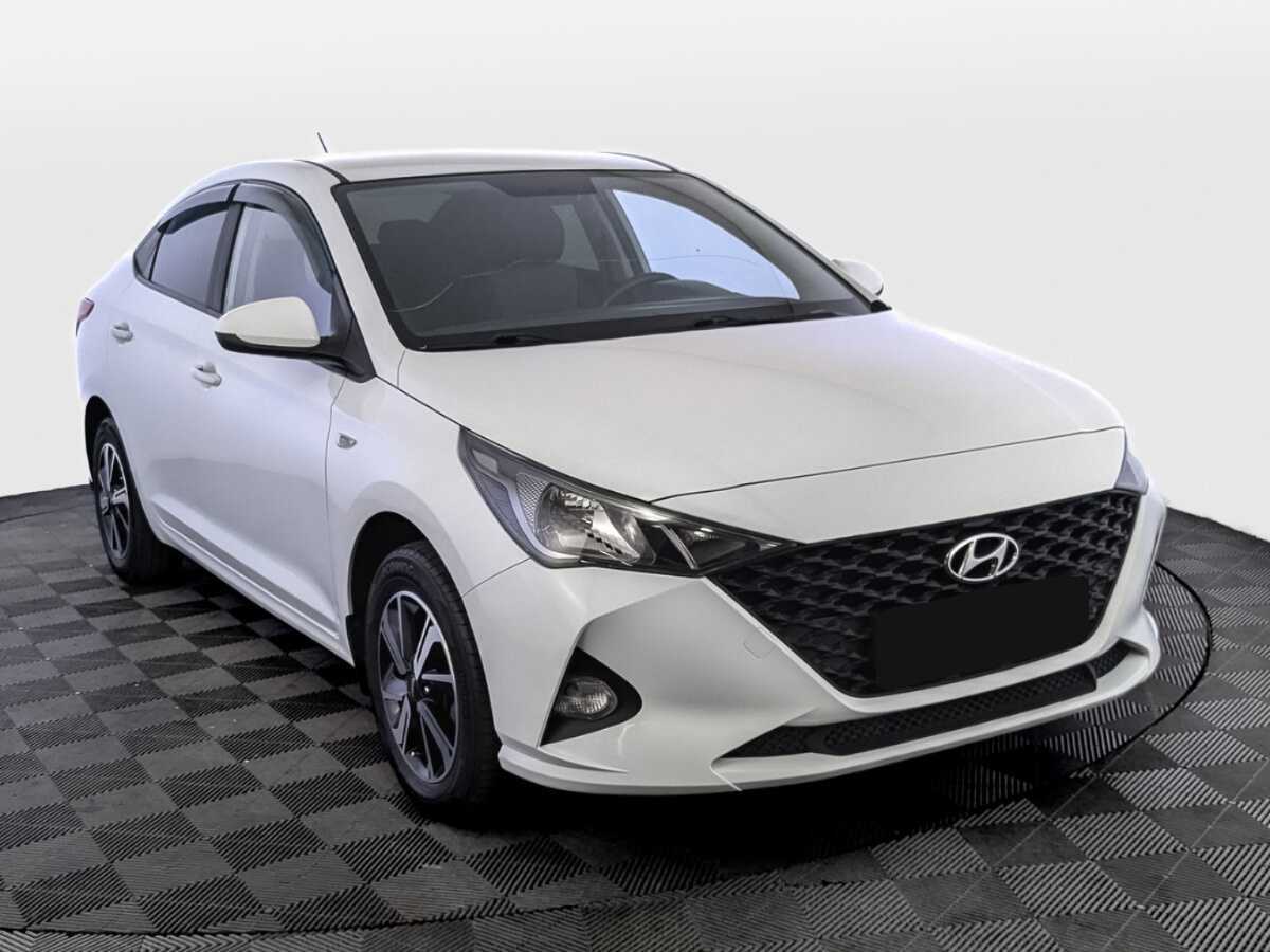 Купить Hyundai Solaris с пробегом. Фото: #2