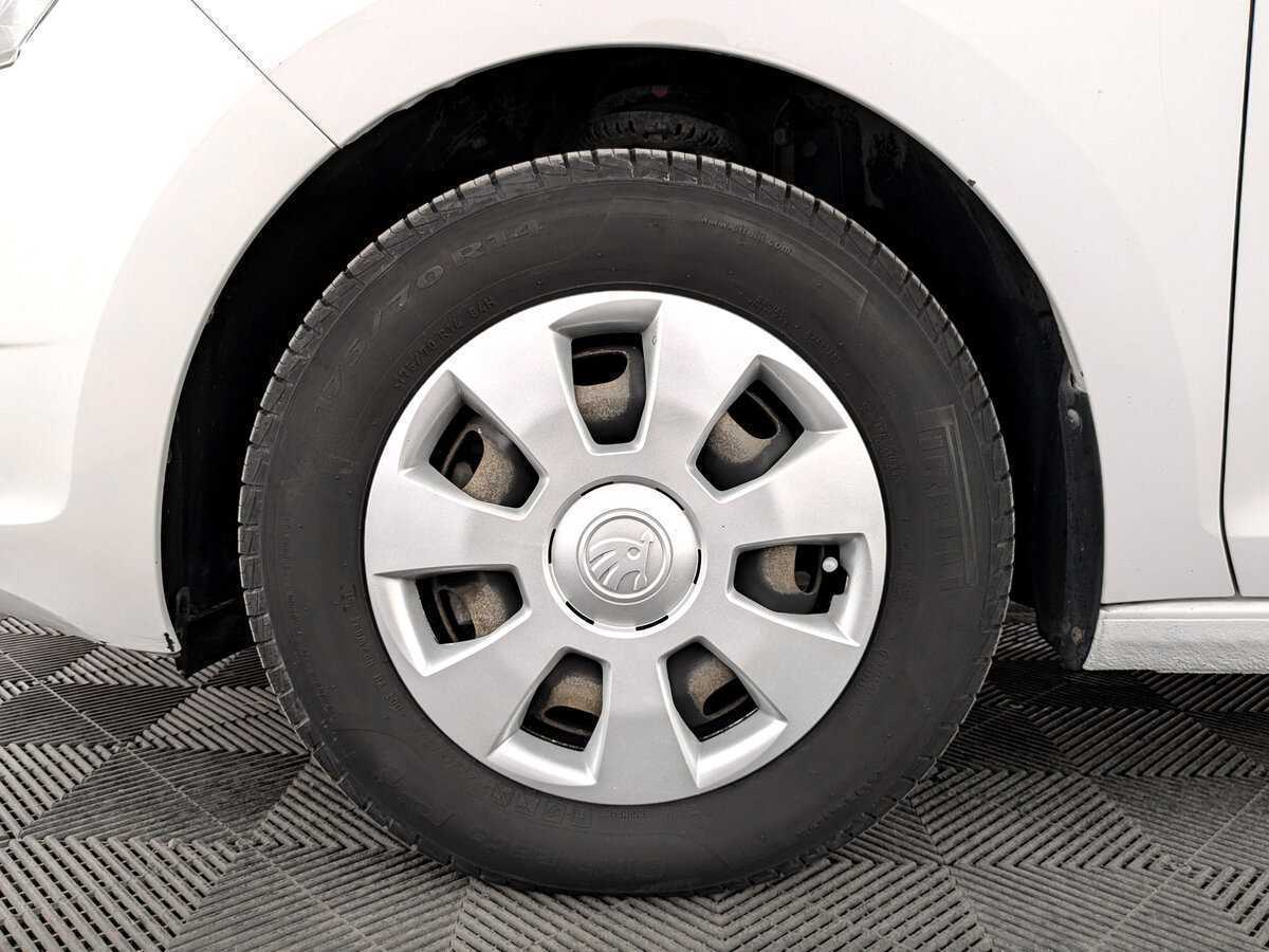 Купить Skoda Rapid с пробегом. Фото: #17