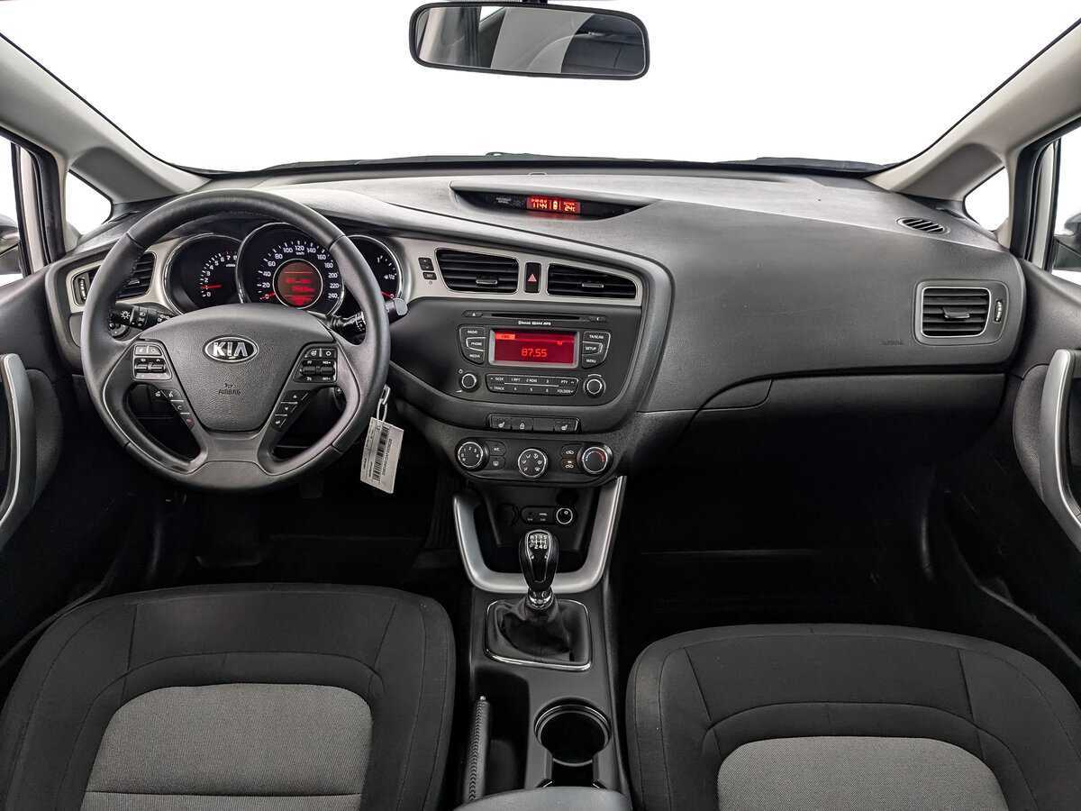 Купить Kia Ceed с пробегом. Фото: #9