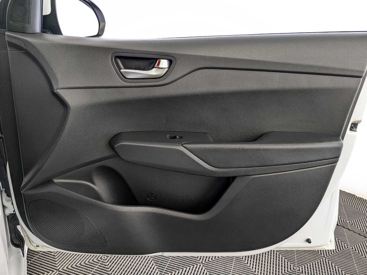 Купить Hyundai Solaris с пробегом. Фото: #22