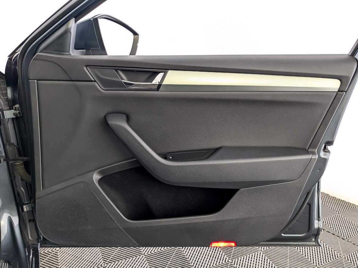 Купить Skoda Superb с пробегом. Фото: #23