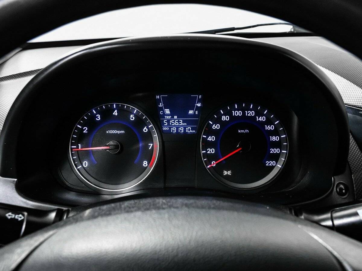 Купить Hyundai Solaris с пробегом. Фото: #9