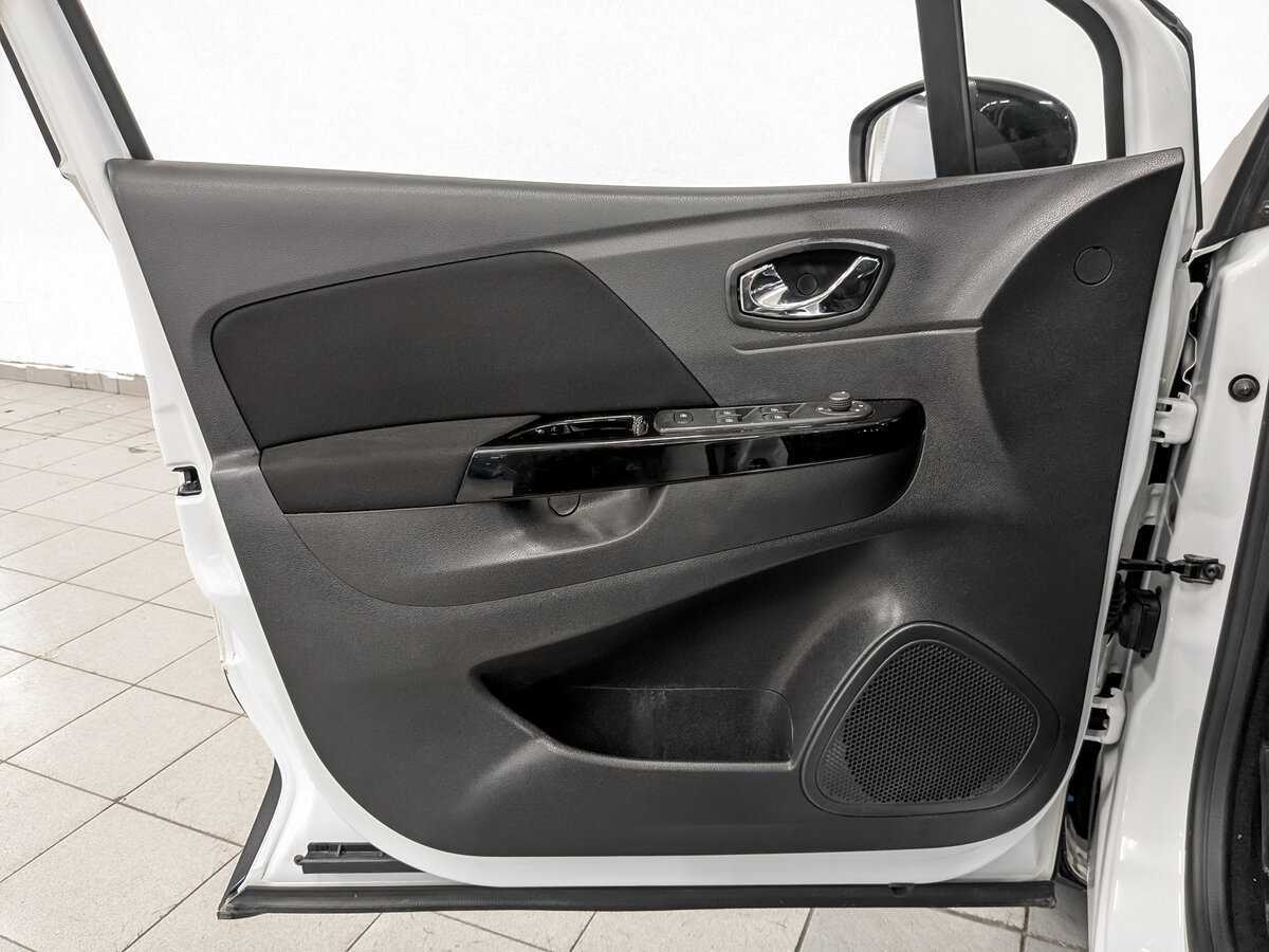 Купить Renault Kaptur с пробегом. Фото: #18