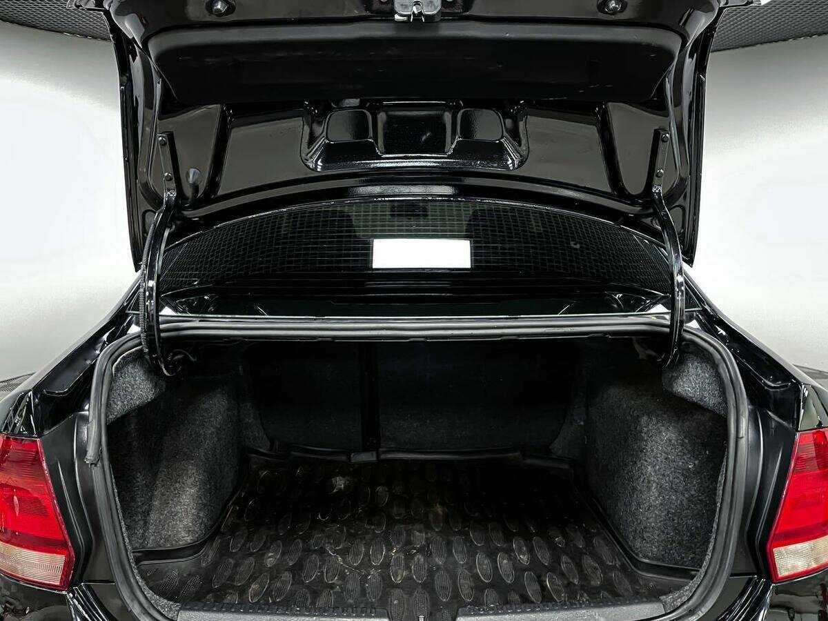 Купить Volkswagen Polo с пробегом. Фото: #13