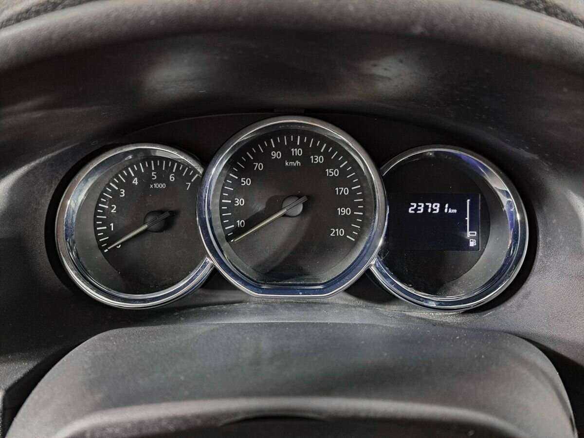 Купить Renault Logan с пробегом. Фото: #10